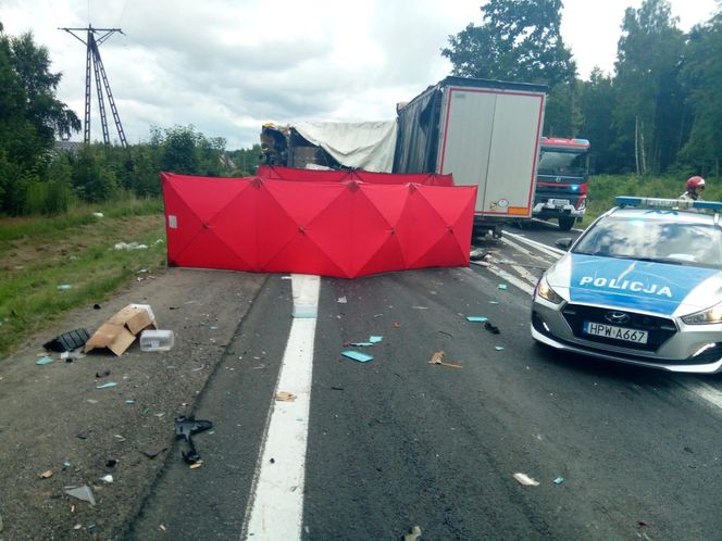 Wypadek na DK6. Zderzyły się ciężarówki