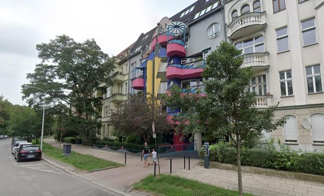 Kolorowa plomba we Wrocławiu. W latach 90-tych to był najpiękniejszy budynek we Wrocławiu
