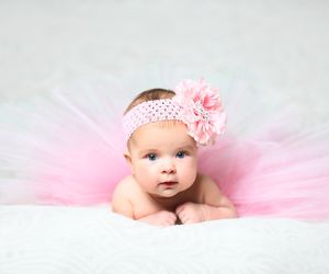 Polskie imię dla dziewczynki, które nie kończy się na a. Staje się coraz popularniejsze, a wielu rodziców tak nazywa swoje córki. Oznacza moją słodycz 