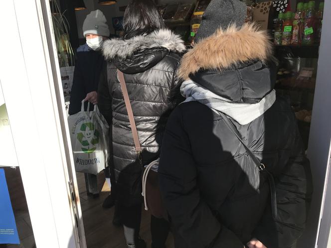 Kolejki przed cukierniami w Kraśniku w Tłusty Czwartek