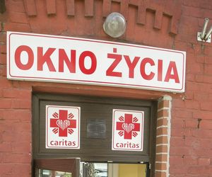 Chłopiec trafił do Okna Życia tuż po porodzie. Był nieumyty, cały we krwi