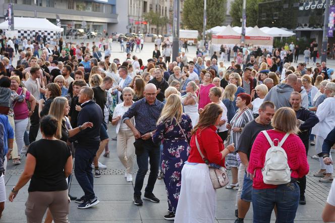 Potańcówka w centrum Katowic. Wyspiański znów porwał tłumy do szalonej zabawy