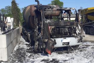 Betoniarka stanęła w płomieniach! O krok od tragedii pod Mogilnem [ZDJĘCIA]