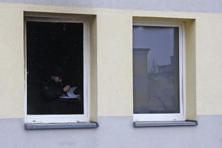 4-letni chłopiec zginął w pożarze mieszkania! Strażacy mówią o kłębach gęstego dymu