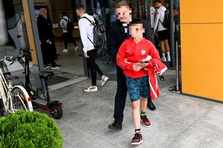 Przylot kadry - chłopiec