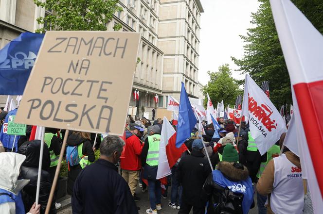 Protest pracowników Poczty Polskiej w Warszawie