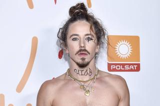 Michał Szpak ma ręce PEŁNE PENISÓW! Szokujące zdjęcie trafiło do sieci! 