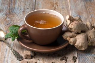 Przepis na herbatę z imbirem. Zimowa herbata na przeziębienie, niestrawność i... kaca