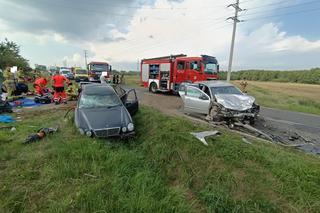 ​Pięć osób trafiło do szpitala po wypadku na drodze Wschowa-Olbrachcice. Zawinił 18-latek z mercedesa [ZDJĘCIA]