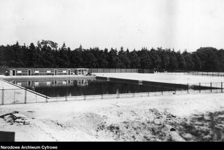 Park na Sołaczu - przed wojną były tutaj łazienki i pływalnia. Dziś takiego miejsca nie ma