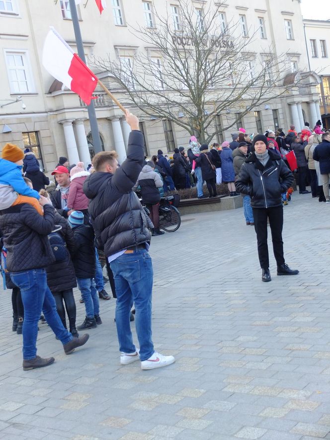 Święto Niepodległości w Lublinie. Setki mieszkańców świętowało na Placu Litewskim