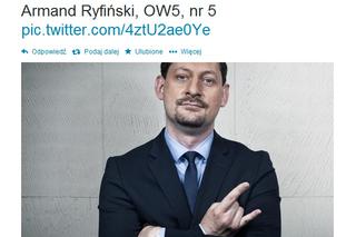 Poseł od PALIKOTA pokazał PALEC na Twitterze... Nawet dwa palce