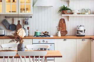 Biała kuchnia - modna również w 2024 r. Jak urządzić kuchnię w stylu skandynawskim?