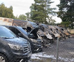 Spalone busy przy ulicy Usługowej w Lesznie