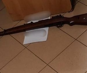 57-latek terroryzował ludzi w centrum miasta. W jego mieszkaniu znaleźli prawdziwy arsenał