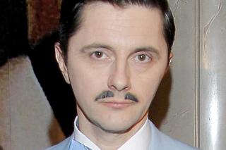Od Szatana z siódmej klasy po Rodzinkę.pl. Tak przez lata zmieniał się Tomasz Drabek. Co za metamorfoza!