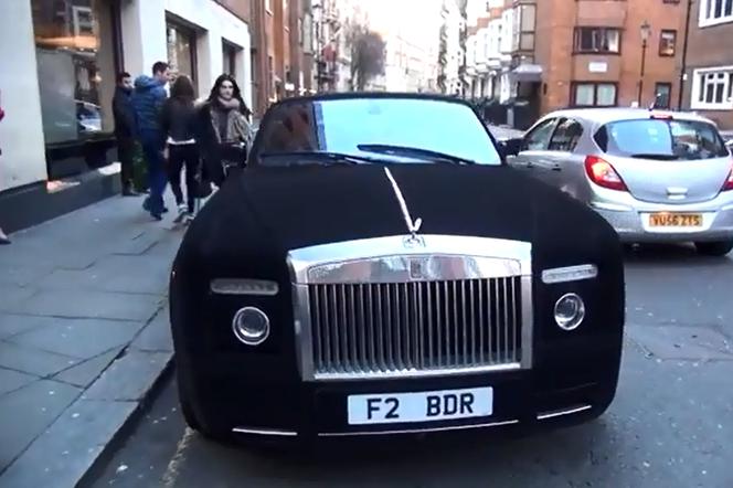 aksamitny Rolls-Royce Phantom Drophead