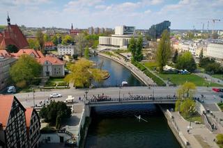 Bydgoszcz w tle teledysku młodej wokalistki. W klipie zobaczymy m. in. nabrzeże Brdy i Stare Miasto [GALERIA]