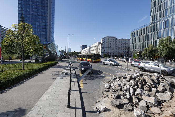 Paraliż w Warszawie po pożarze w metrze.