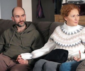 Barwy szczęścia odc. 3209. Halina Kałuża (Marta Zięba), Omar (Kirił Denev)