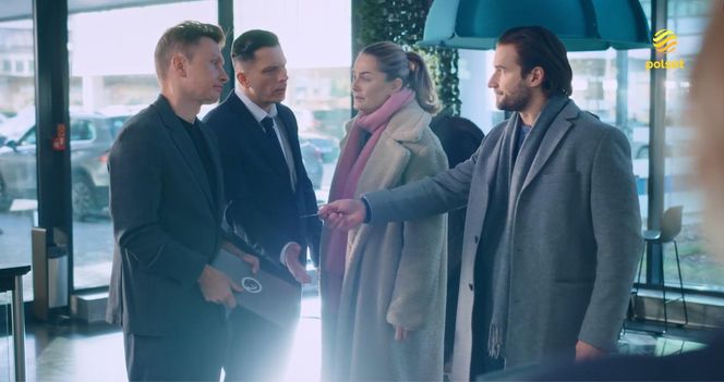 Przyjaciółki, odc. 298. Inga (Małgorzata Socha), Borys (Piotr Stramowski), Oskar Madeja (Jakub Wesołowski)