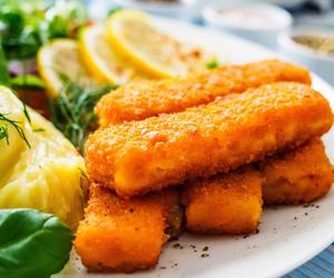 Paluszki rybne pod lupą. Niepokojące wyniku testów ulubionego przysmaku dzieci