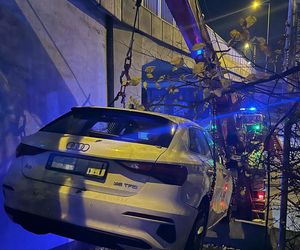 Samochód spadł z wiaduktu trasy S8