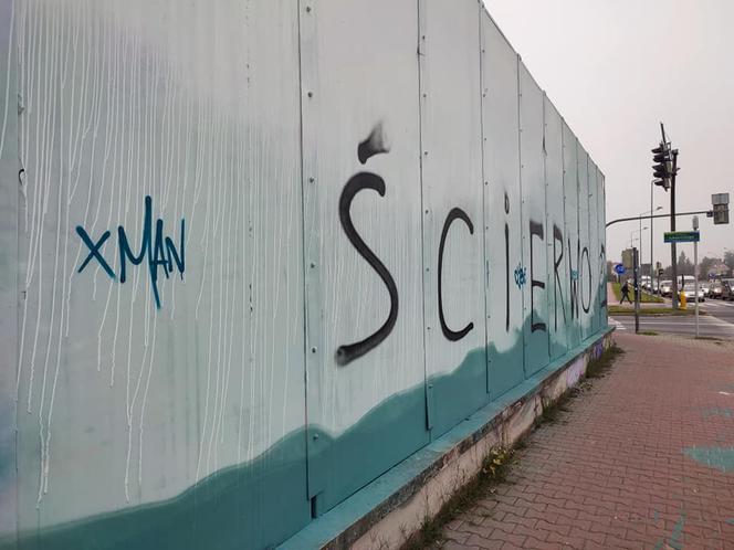 Nieznani sprawcy zniszczyli ekran akustyczny, który miał być tłem dla artystów street-art
