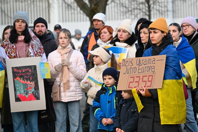 Demonstracja "Trzy lata w obronie Ukrainy" na pl. Solidarności