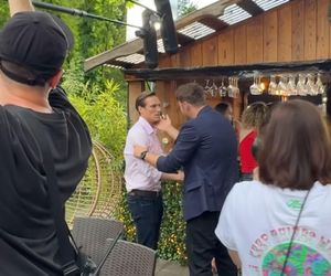 	M jak miłość nowy sezon po wakacjach. Olek (Maurycy Popiel), Marcin (Mikołaj Roznerski) na planie