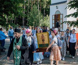 Pielgrzymi zmierzają „Prawosławnej Częstochowy” w małej wsi w woj. lubelskim