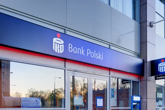 PKO BP ostrzega. Klienci największego polskiego banku mogą stracić pieniądze przez jedno kliknięcie