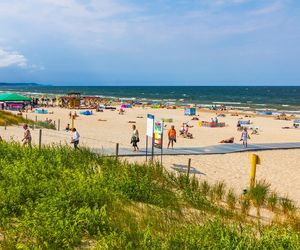Polskie plaże z wodą jak na Costa del Sol. Bałtyk latem zmienia się tu w rajskie tropiki