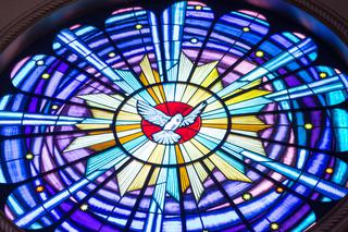 Zesłanie Ducha Świętego - co to za święto? Czym są Zielone Świątki? Kiedy trzeba iść do kościoła? [31.05.2020]