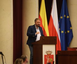 Nadzwyczajna sesja Rady Warszawy