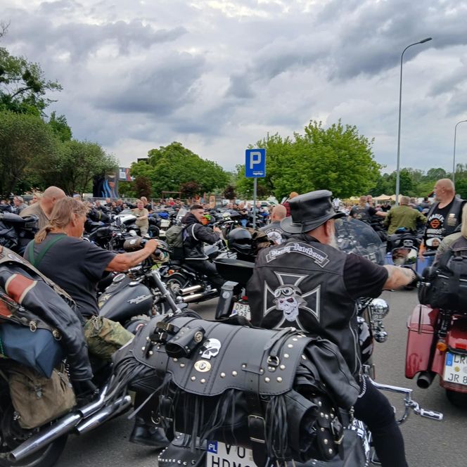 Lśniące maszyny i ryk silników. Do Bydgoszczy przyjechało kilka tysięcy harleyowców