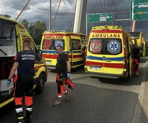 Groźny wypadek na moście Siekierkowskim w Warszawie. Czworo dzieci poszkodowanych 