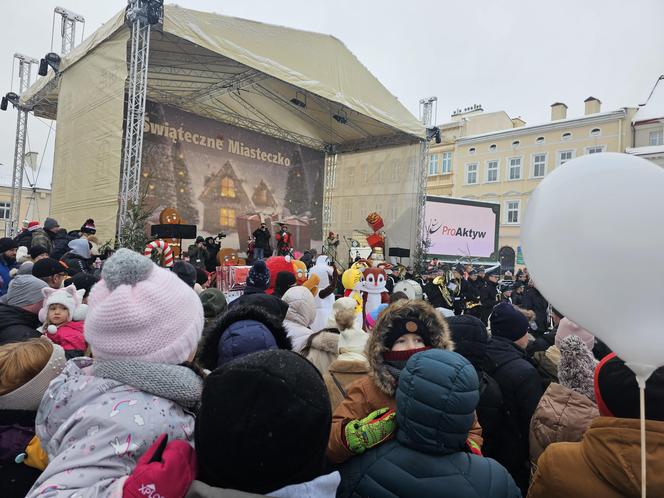 Jarmark Bożonarodzeniowy w Rzeszowie. Parada św. Mikołaj 2023 