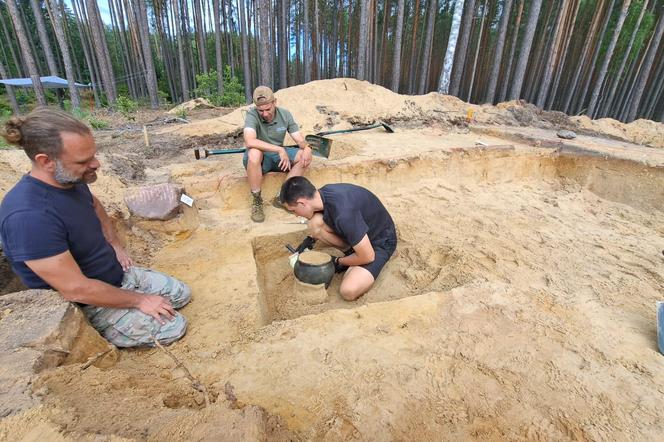 Niezwykłe odkrycie archeologiczne w Osiu pod Świeciem. W lesie jest cmentarzysko starożytnych Gotów
