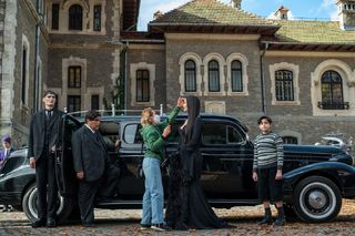 Zamek z serialu Wednesday istnieje naprawdę. Tak w rzeczywistości wygląda Nevermore