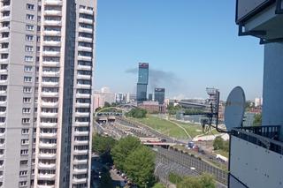Czarny dym nad Śląskiem widoczny z Siemianowic i Katowic. Co się pali?