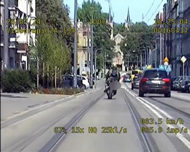 Rekordzista z Chorzowa. Jadąc motocyklem w kilkanaście minut zebrał 346 punktów karnych jadąc na 