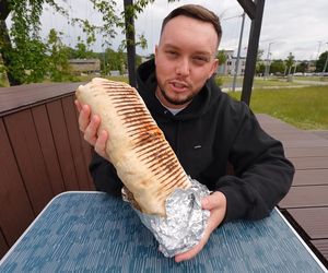 Książulo jeszcze raz spróbował kebaba giganta z Radzionkowa. To jest fenomen