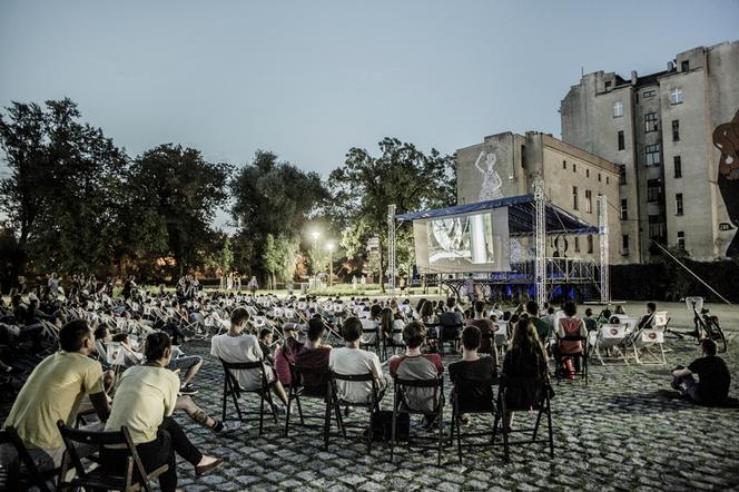 Kino plenerowe na Wyspie Słodowej
