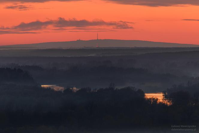 Góry Świętokrzyskie widziane z Góry Trzech Krzyży w Parchatce