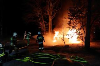 Auto elektryczne płonęło aż 21 godzin