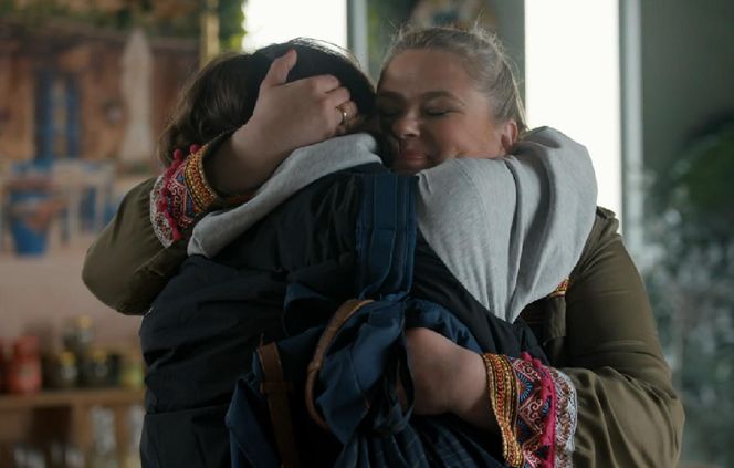 Barwy szczęścia, odcinek 3242. Aldona (Elżbieta Romanowska), Romeo (Jacek Tyszkiewicz)