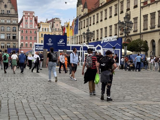 Wrocław żyje finałem Ligi Konferencji Europy. Kibice Betisu i Chelsea już w strefach kibica!