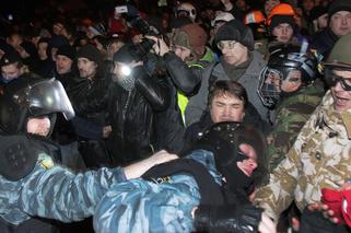 Ukraina. Demonstranci odpierają ataki policji. Opozycja stawia ultimatum