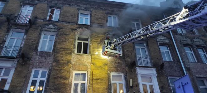 Pożar na Pradze! Ratownicy podawali kotu tlen